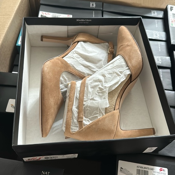 27 EDIT NATURALIZER ABILYN PUMP TAUPE SUEDE (WIDE) - Picture 2 of 12